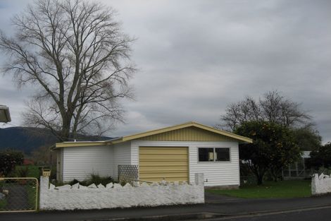 Photo of property in 117 Commercial Street, Takaka, 7110