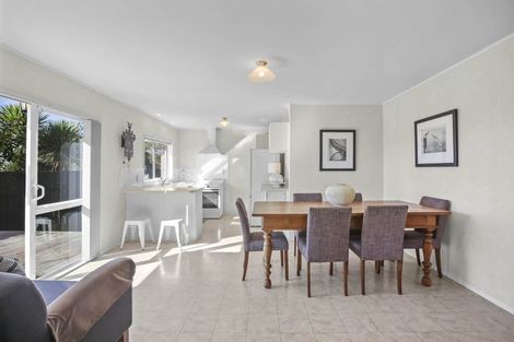 Photo of property in 1/6 Somerton Rise, Henderson, Auckland, 0612