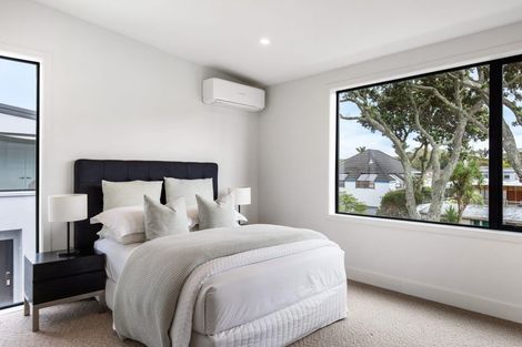 Photo of property in 18a The Esplanade, Eastern Beach, Auckland, 2012