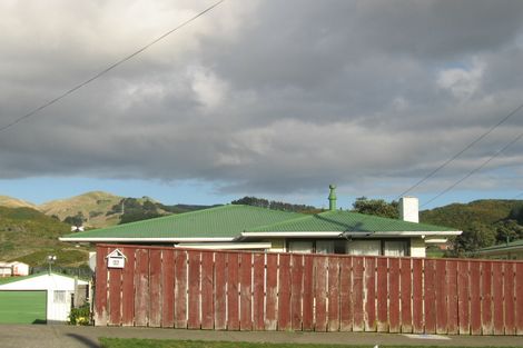 Photo of property in 22 Driver Crescent, Cannons Creek, Porirua, 5024