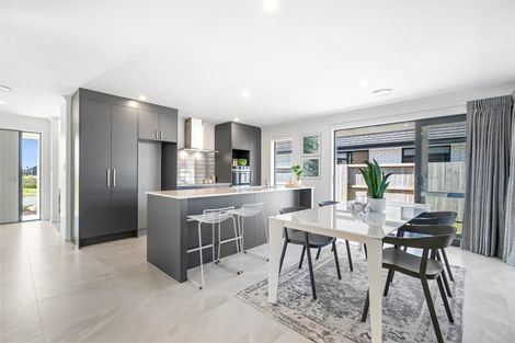 Photo of property in 77 Kaurinui Crescent, One Tree Point, 0118