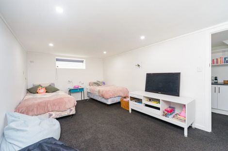 Photo of property in 1 Lifford Place, Awapuni, Palmerston North, 4412