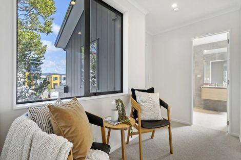 Photo of property in 32 Swanson Road, Henderson, Auckland, 0610