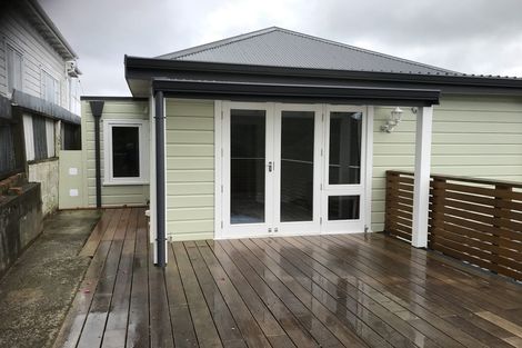 Photo of property in 9 Maarama Crescent, Aro Valley, Wellington, 6021