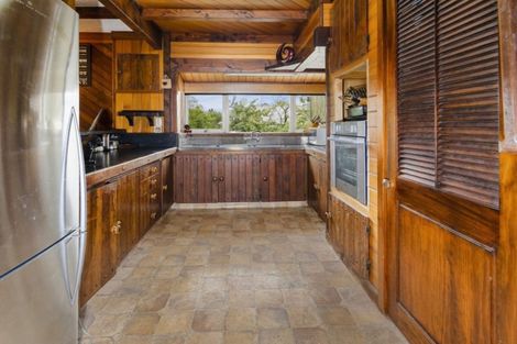 Photo of property in 130 Verran Road, Birkdale, Auckland, 0626