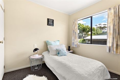Photo of property in 2/148 Sunset Road, Unsworth Heights, Auckland, 0632