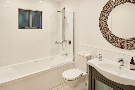 Photo of property in 8d Tawa Street, Eastbourne, Lower Hutt, 5013