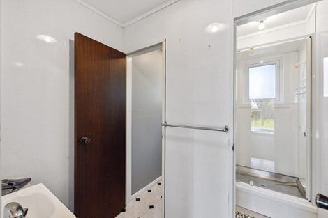 Photo of property in 7 Nuhaka Place, Paraparaumu Beach, Paraparaumu, 5032