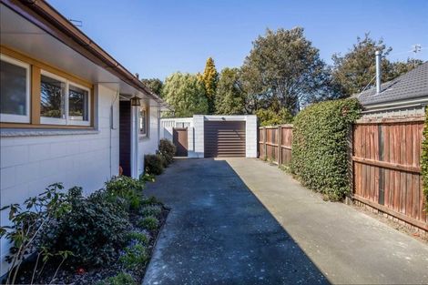 Photo of property in 2/208 Waimairi Road, Ilam, Christchurch, 8041