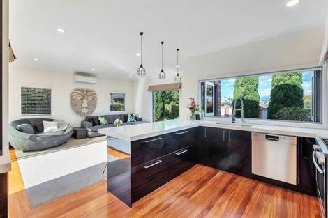 Photo of property in 16 Commodore Parry Road, Castor Bay, Auckland, 0620