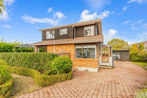 Photo of property in 9 Seagrove Road, West Harbour, Auckland, 0618