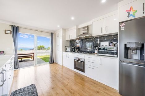 Photo of property in 2 Poto Road, Normandale, Lower Hutt, 5010