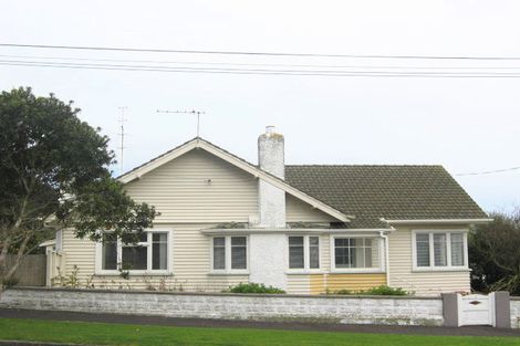 Photo of property in 2 Peace Avenue, Moturoa, New Plymouth, 4310