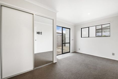 Photo of property in 34a Riserra Drive, Ranui, Auckland, 0612