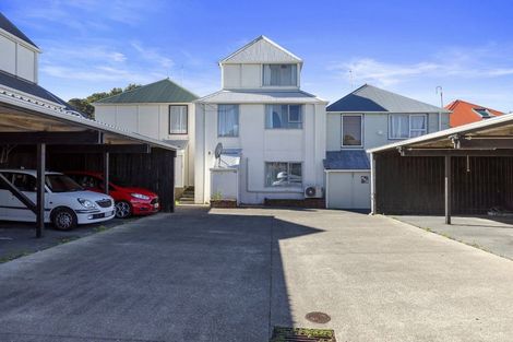 Photo of property in 128 Akaroa Drive, Maupuia, Wellington, 6022