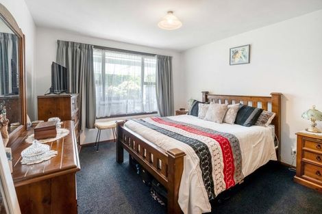 Photo of property in 15 Resolution Place, Bryndwr, Christchurch, 8053