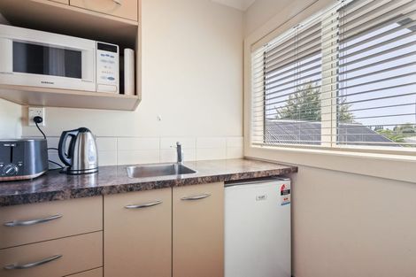 Photo of property in 3 Holiday Drive, Mairehau, Christchurch, 8052