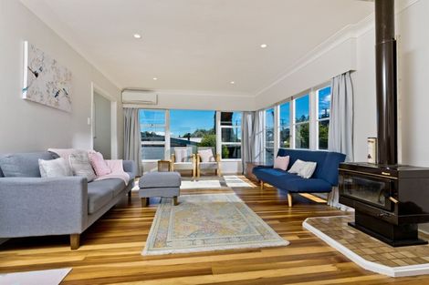 Photo of property in 38 Woodside Road, Massey, Auckland, 0614