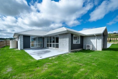 Photo of property in 5 Awa Avenue, Helensville, 0800