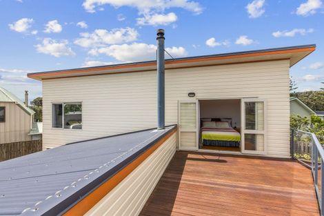 Photo of property in 1 Frances Street, Waikanae Beach, Waikanae, 5036