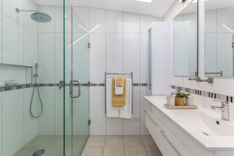 Photo of property in 26 The Crescent, Roseneath, Wellington, 6011