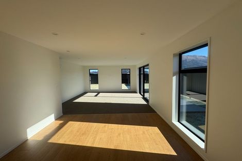 Photo of property in 26 Burdon Loop, Lake Hawea, 9382