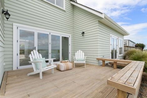 Photo of property in 14 Gibson Place, Papamoa Beach, Papamoa, 3118