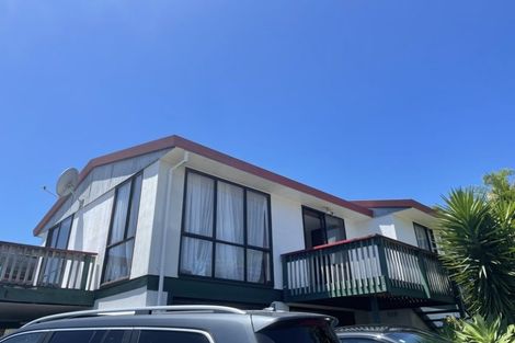 Photo of property in 2/668 Beach Road, Browns Bay, Auckland, 0630