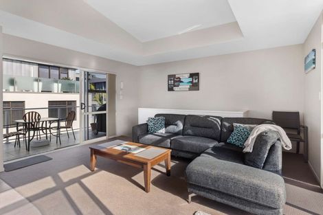 Photo of property in 4/47 Marine Parade, Mount Maunganui, 3116