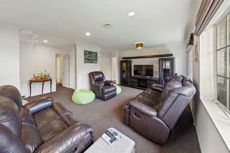 Photo of property in 19 Trovare Place, Golflands, Auckland, 2013