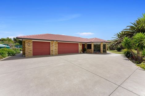 Photo of property in 47 Rutherford Drive, Waikanae Beach, Waikanae, 5036