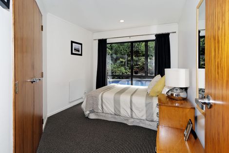 Photo of property in 272 Shaw Road, Titirangi, Auckland, 0604