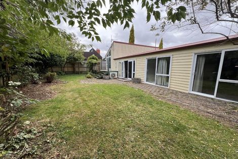 Photo of property in 2/11a Leinster Road, Merivale, Christchurch, 8014