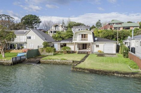 Photo of property in 64 The Terrace, Herald Island, Auckland, 0618