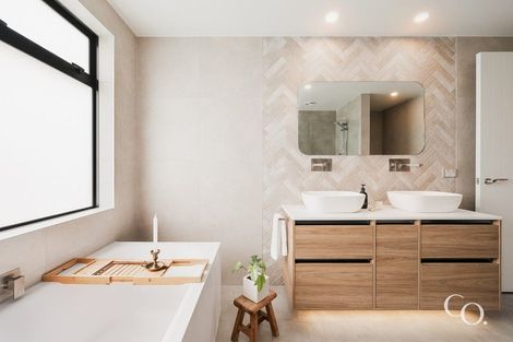 Photo of property in 42 Te Auhi Way, Welcome Bay, Tauranga, 3112