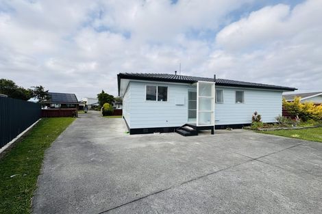 Photo of property in 43 Acacia Street, Kelvin Grove, Palmerston North, 4414