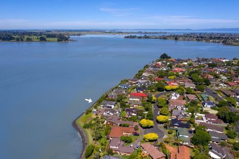 Photo of property in 23 Cumbrian Place, Conifer Grove, Takanini, 2112