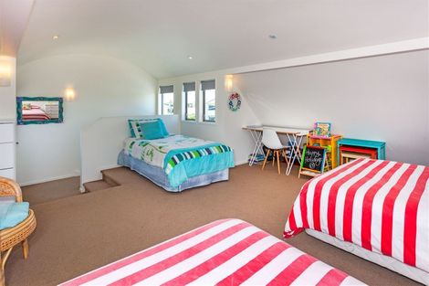 Photo of property in 306 Ocean Road, Whangamata, 3620