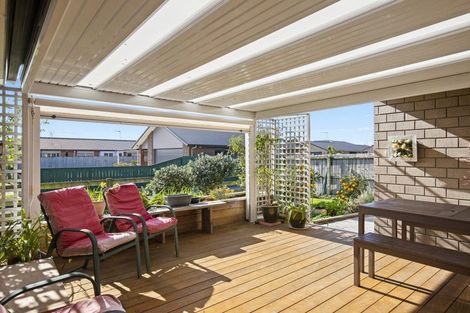 Photo of property in 8 Modello Lane, Waiuku, 2123