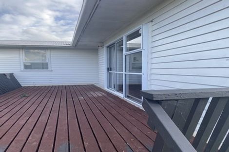 Photo of property in 37 Gossamer Drive, Pakuranga Heights, Auckland, 2010