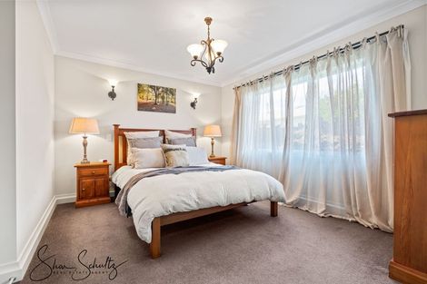 Photo of property in 18 Pahi Road, Paparoa, 0571