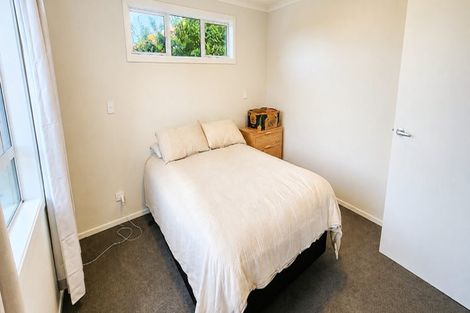 Photo of property in 48 Omata Road, Marfell, New Plymouth, 4310