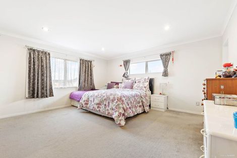 Photo of property in 1 Sunshine Lane, Flat Bush, Auckland, 2019