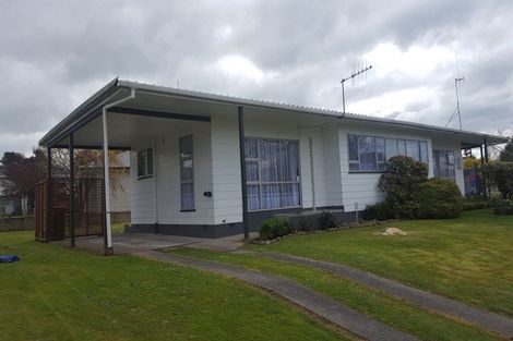 Photo of property in 1/145 Ruamahanga Crescent, Terrace End, Palmerston North, 4410