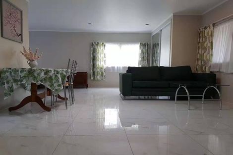 Photo of property in 40 Spence Road, Henderson, Auckland, 0612