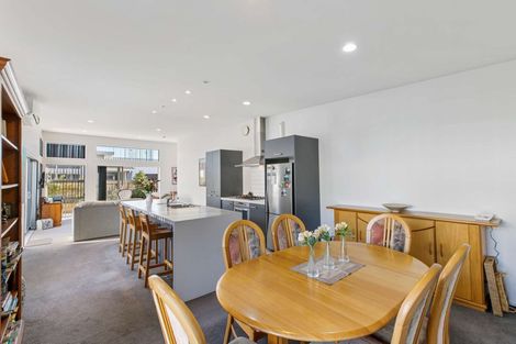 Photo of property in 5 Willowgrange Place, Pukekohe, 2120