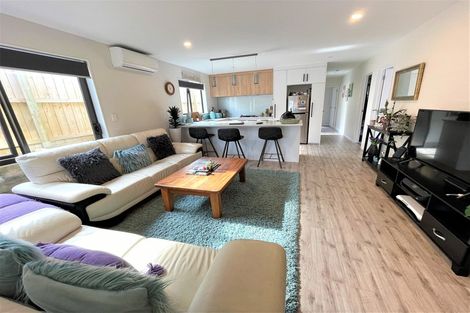 Photo of property in 72 Jeroboam Loop, Kumeu, 0810