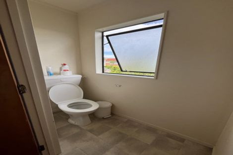 Photo of property in 2/14 James Street, Bayview, Auckland, 0629