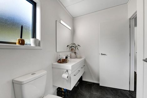 Photo of property in 1a Gordon Street, Glen Avon, New Plymouth, 4312