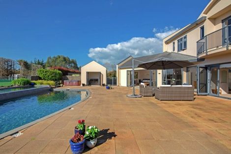 Photo of property in 68 Porterfield Road, Whitford, Howick, 2571